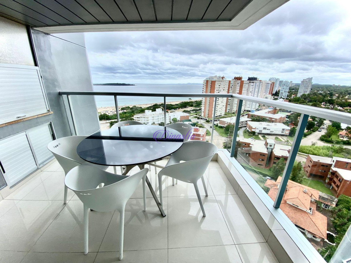 Apartamento ID.37 - Alquiler Temporario Apartamento de 2 dormitorios en Playa Mansa, Punta del Este.