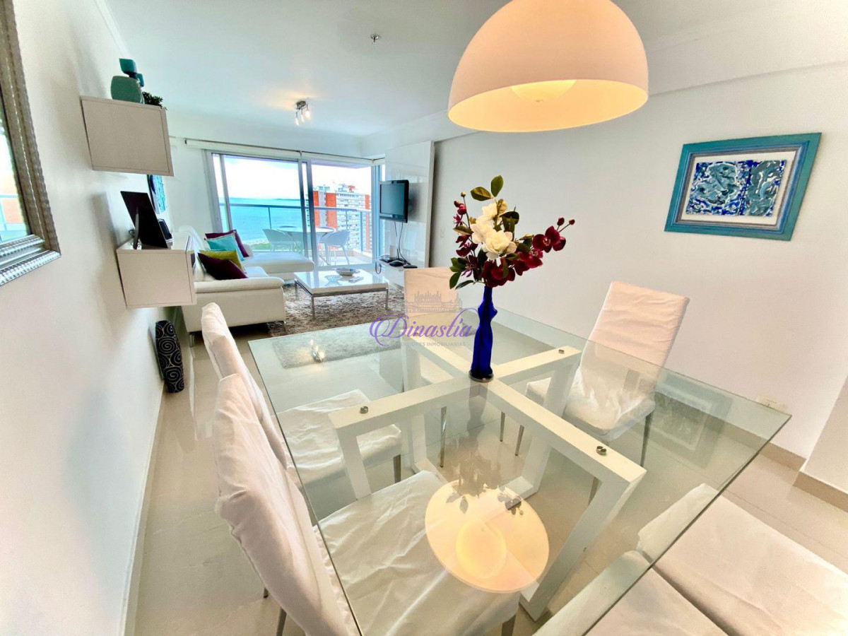 Apartamento ID.37 - Alquiler Temporario Apartamento de 2 dormitorios en Playa Mansa, Punta del Este.