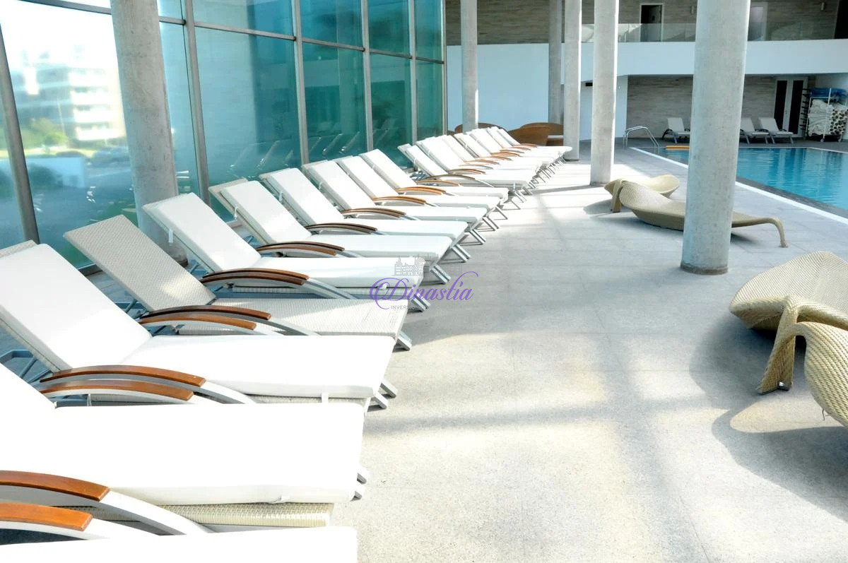 Apartamento ID.300 - Venta Apartamento 2 dormitorios y dependencia en Playa Mansa, Punta del Este.