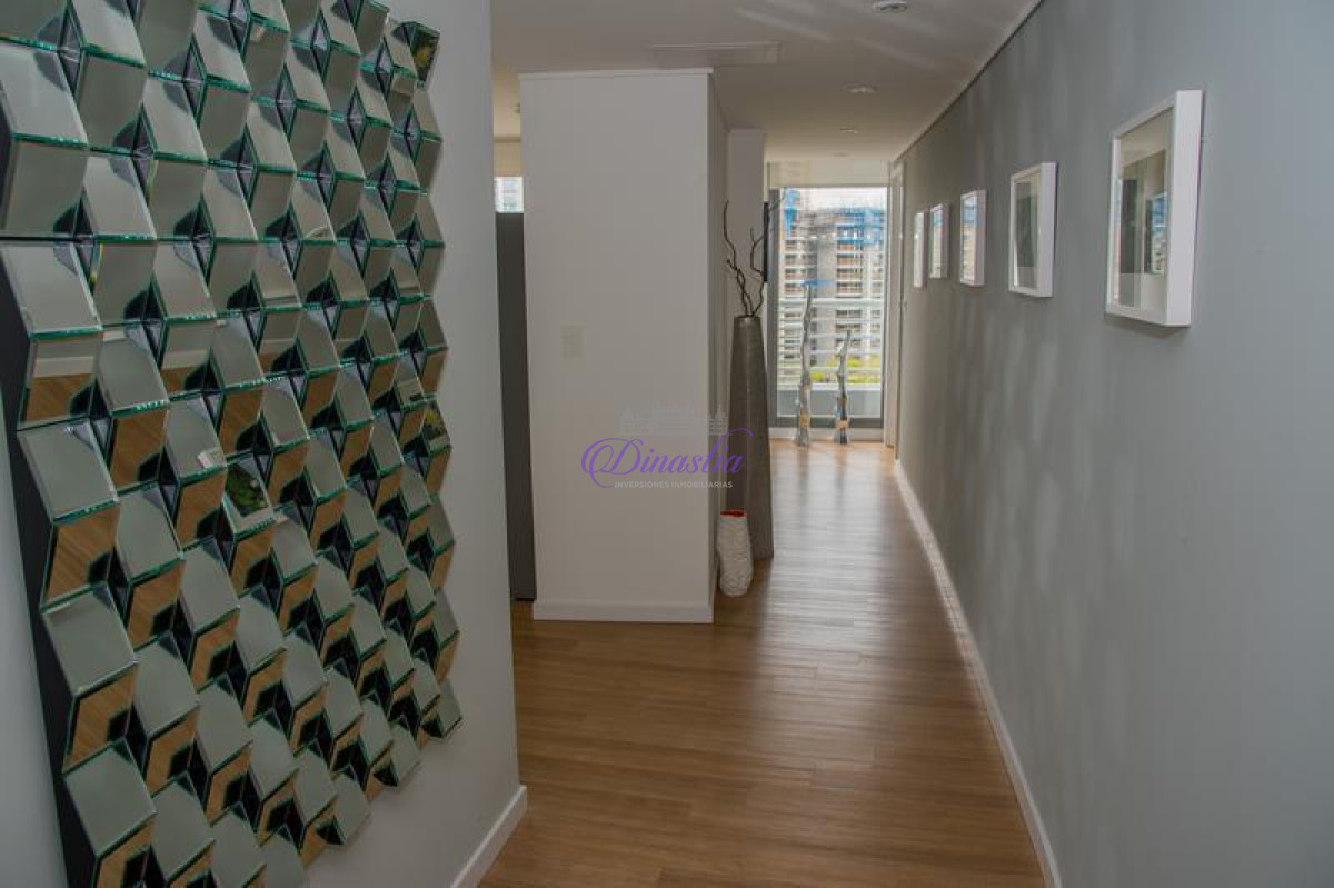 Apartamento ID.38 - Venta y Alquiler temporario Apartamento de 2 dormitorios en Playa Mansa, Punta del Este.