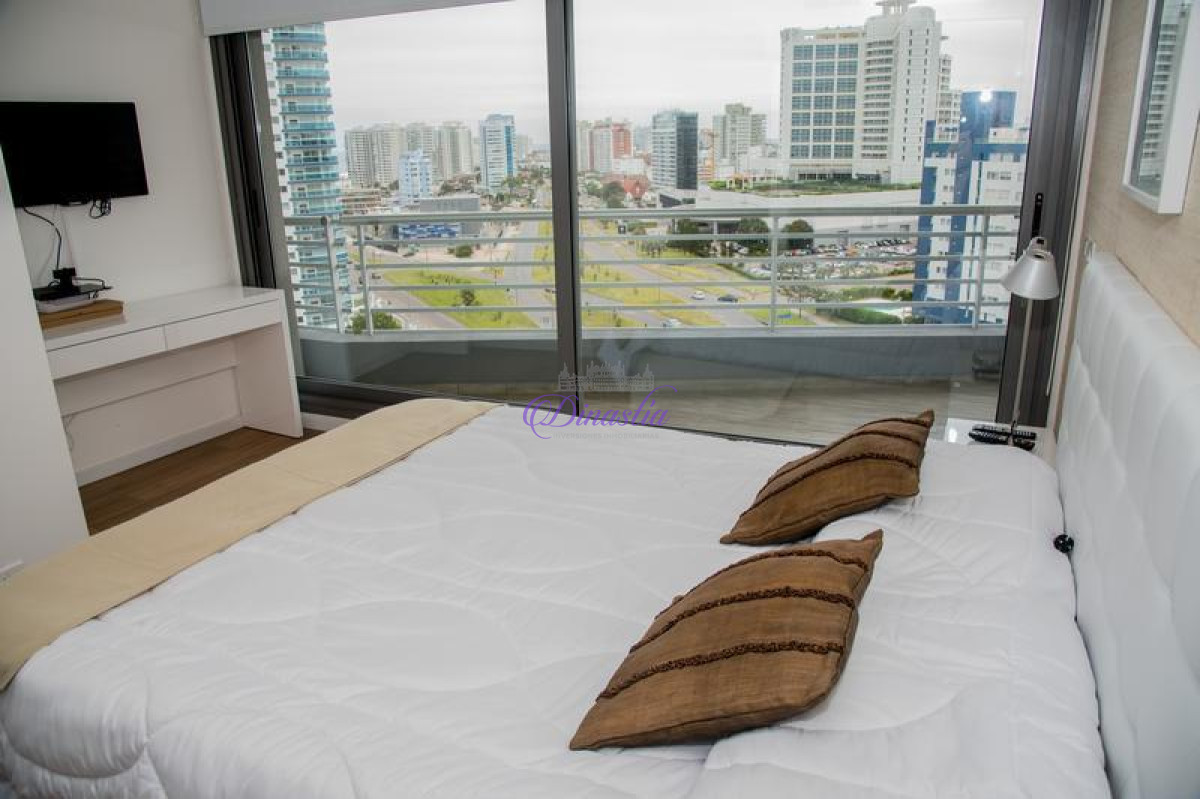 Apartamento ID.38 - Venta y Alquiler temporario Apartamento de 2 dormitorios en Playa Mansa, Punta del Este.
