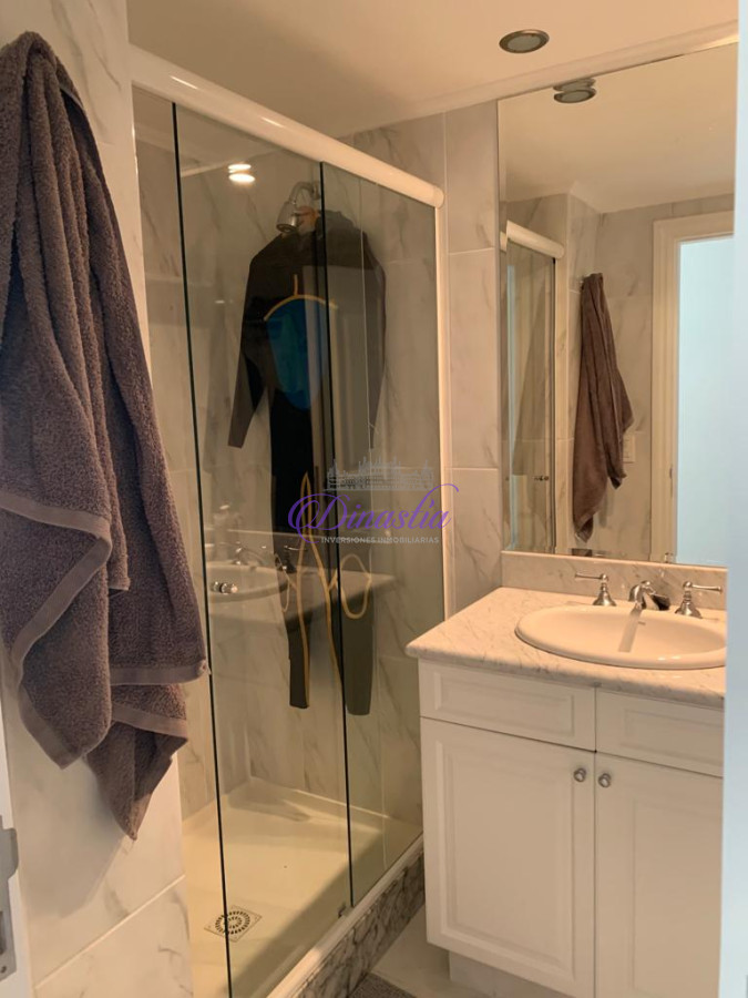 Apartamento ID.138 - Alquiler temporal Apartamento Premium de 3 dormitorios frente al mar Playa Mansa, Punta del Este