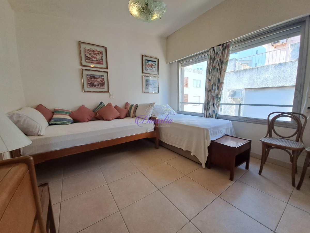 Apartamento ID.3 - Alquiler Temporario Apto 2 dormitorios en Península, Punta del Este.