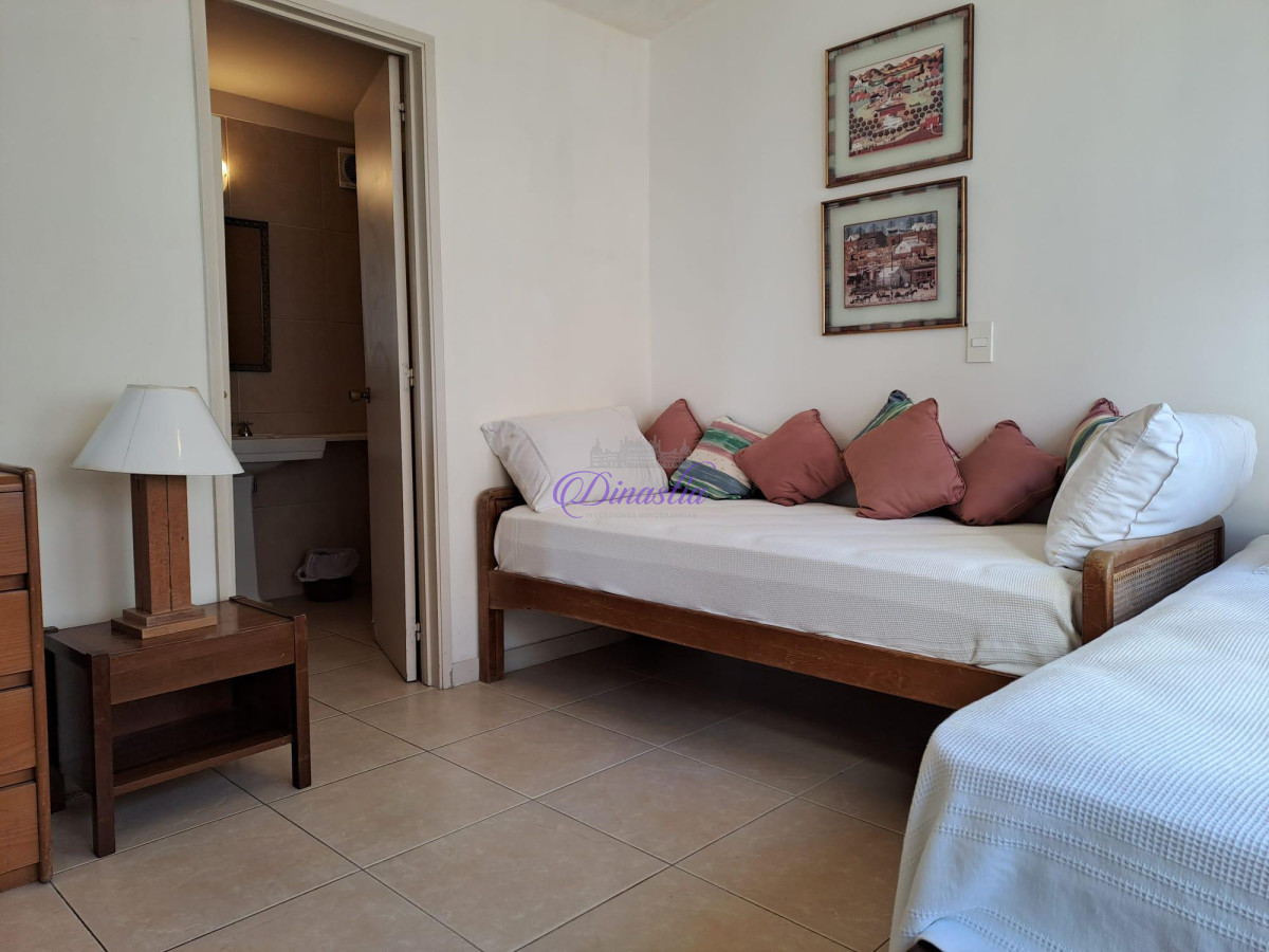 Apartamento ID.3 - Alquiler Temporario Apto 2 dormitorios en Península, Punta del Este.