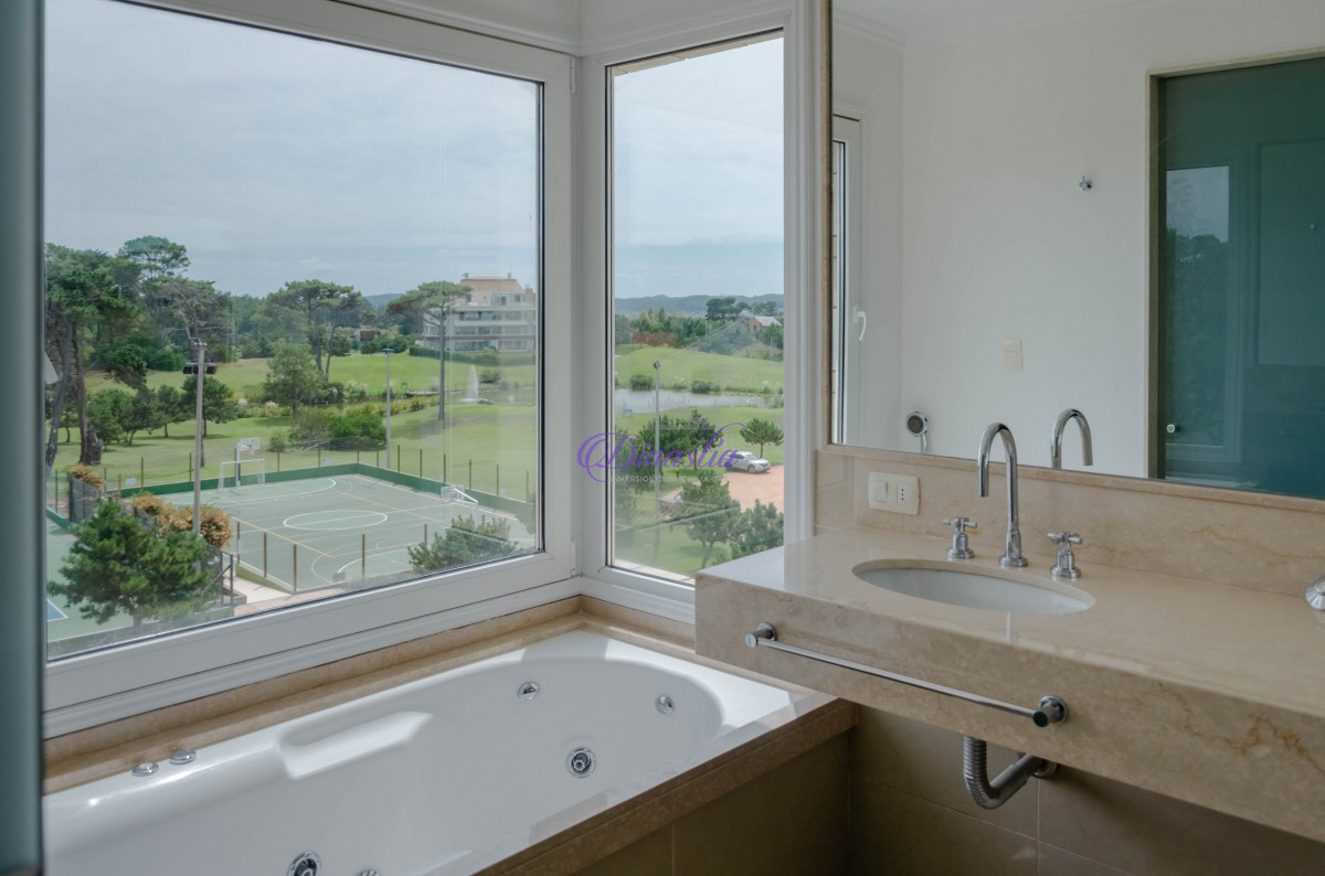 Apartamento ID.310 - Venta Penthouse de 4 dormitorios en Veramansa, Punta del Este