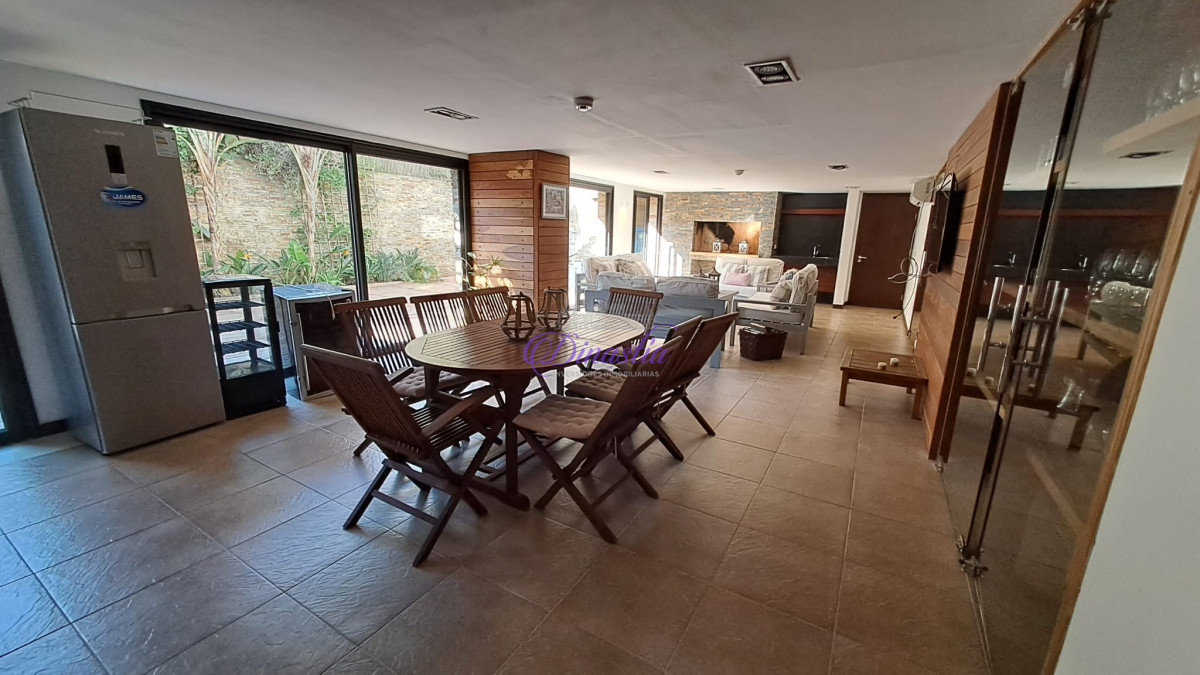 Apartamento ID.206 - Venta y Alquiler temporario Apartamento de 3 dormitorios en Selenza, Manantiales
