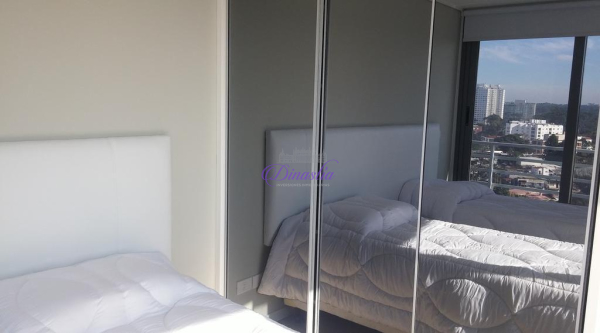 Apartamento ID.40 - Alquiler temporario Apartamento de 2 dormitorios en Playa Mansa, Punta del Este.