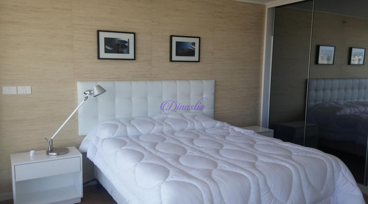 Apartamento ID.40 - Alquiler temporario Apartamento de 2 dormitorios en Playa Mansa, Punta del Este.