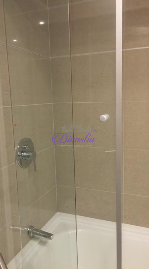 Apartamento ID.40 - Alquiler temporario Apartamento de 2 dormitorios en Playa Mansa, Punta del Este.