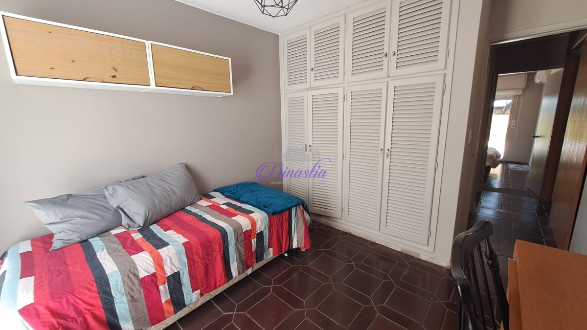 Apartamento ID.418 - Alquiler temporario Apartamento de 2 dormitorios en Península, Punta del Este.