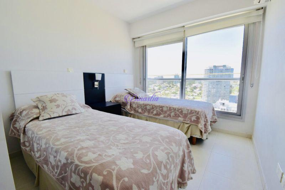 Apartamento ID.41 - Alquiler temporario Apartamento 2 dormitorios en Playa Mansa, Punta del Este.