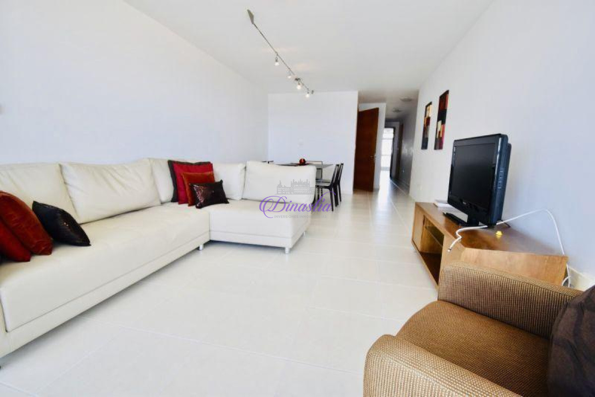 Apartamento ID.41 - Alquiler temporario Apartamento 2 dormitorios en Playa Mansa, Punta del Este.