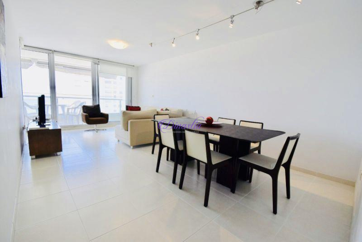 Apartamento ID.41 - Alquiler temporario Apartamento 2 dormitorios en Playa Mansa, Punta del Este.