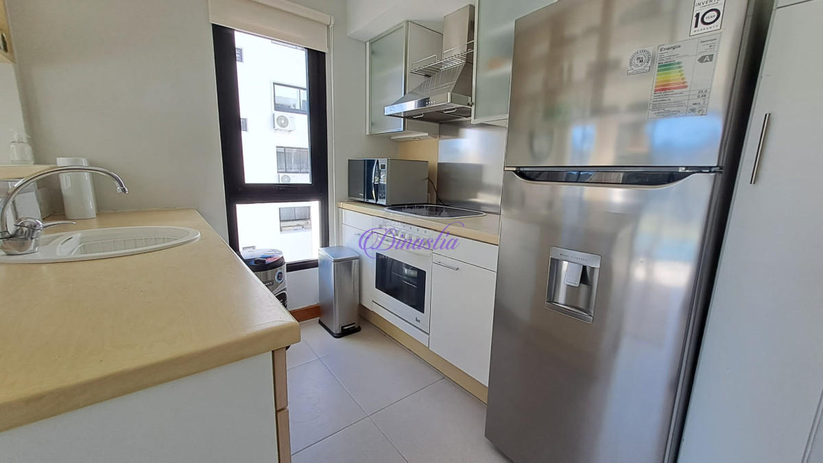 Apartamento ID.306 - Alquiler temporario Apartamento de 3 dormitorios en Playa Brava, Punta del Este.