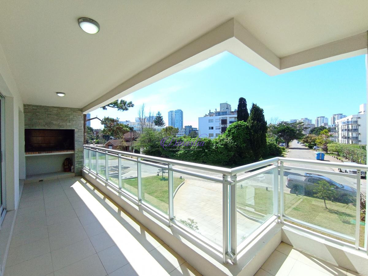 Apartamento ID.44 - Apartamento Alquiler Temporario de 2 Dormitorios , Aidy Grill , Punta del Este.
