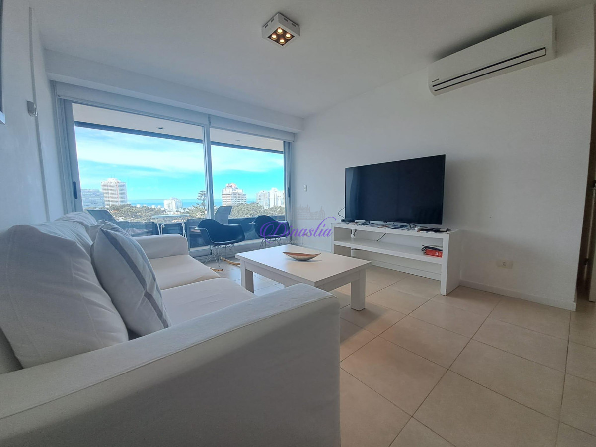 Apartamento ID.45 - Alquiler Apartamento de 3 dormitorios en Playa Mansa, Punta del Este.