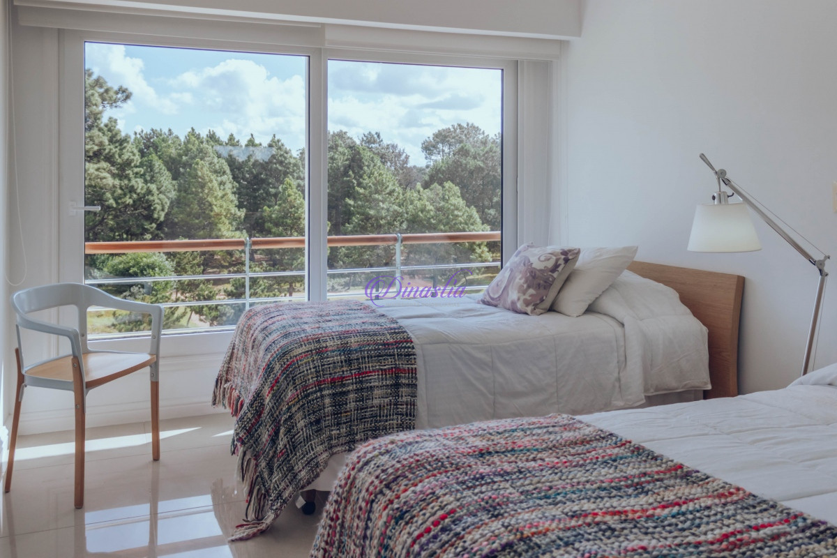 Apartamento ID.303 - Venta Penthouse de 3 dormitorios en Veramansa, Punta del Este