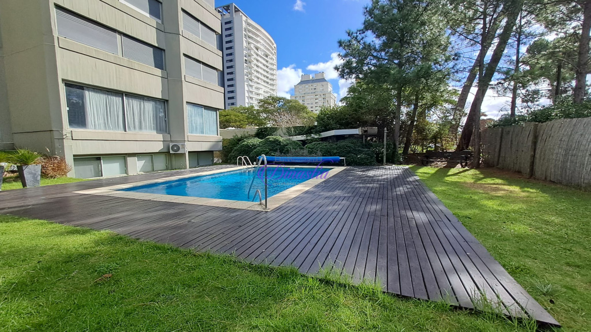 Apartamento ID.393 - Venta Apartamento de 3 dormitorios en Roosevelt, Punta del Este