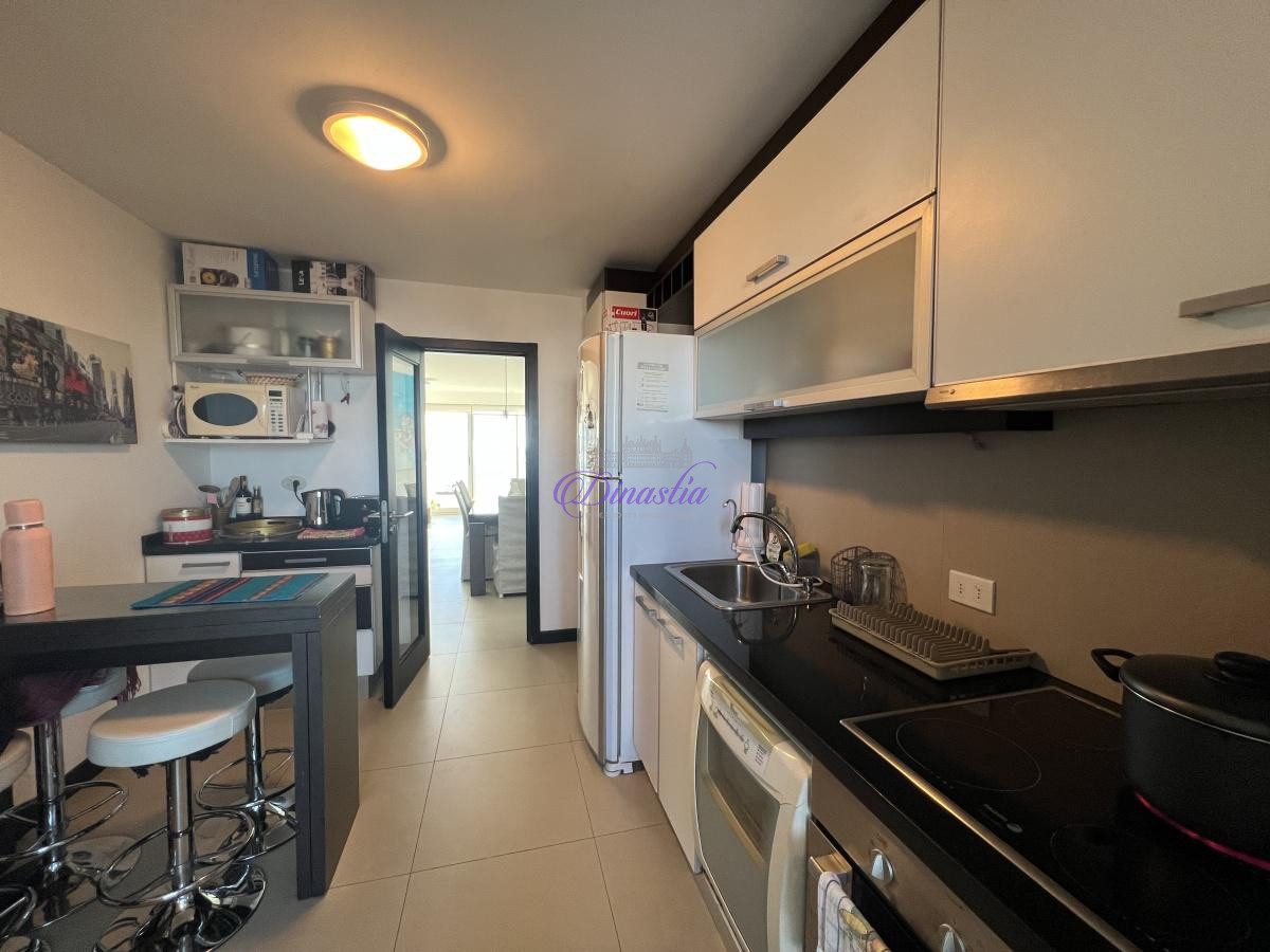 Apartamento ID.54 - Venta y Alquiler temporario Apartamento 3 dormitorios en Playa Mansa, Punta del Este.