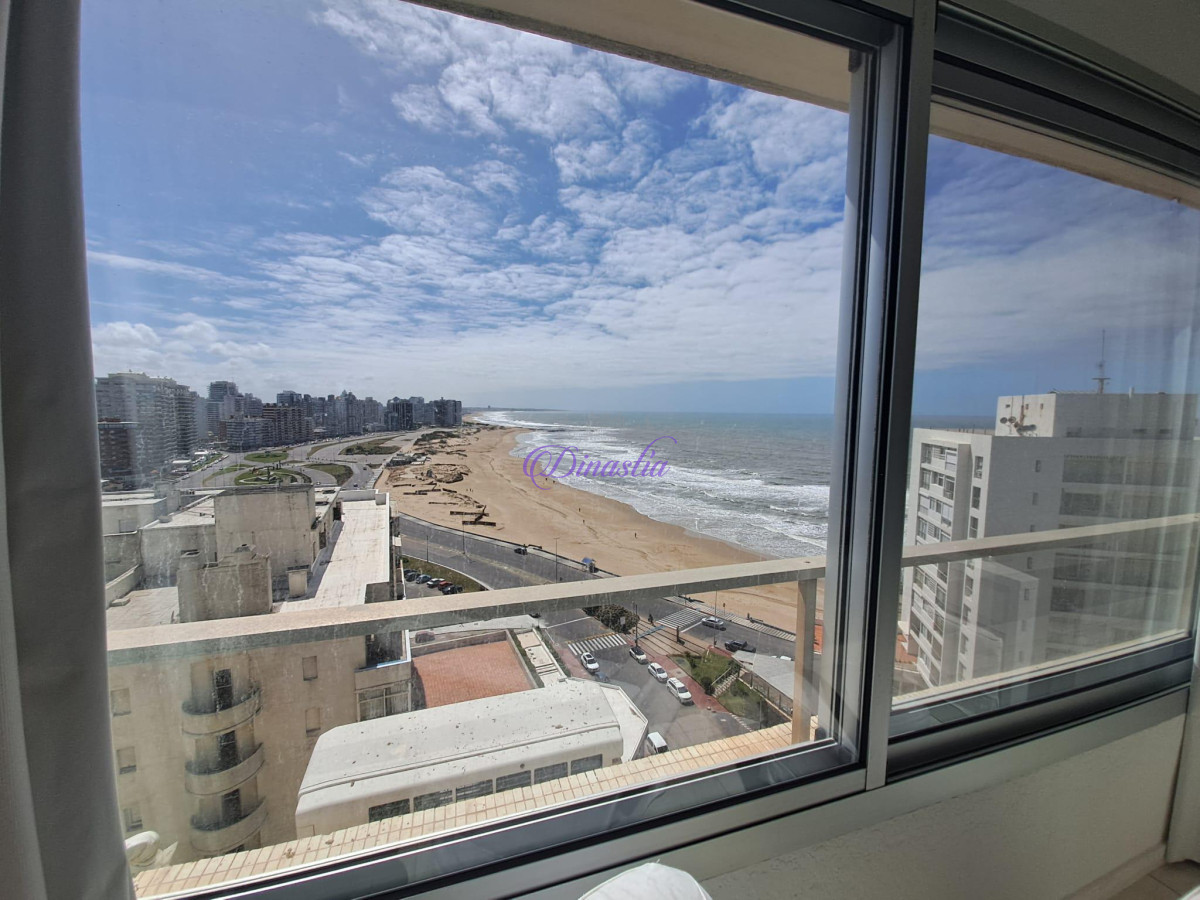 Apartamento ID.55 - Alquiler temporario Apartamento de 1 dormitorio y medio en Península, Punta del Este