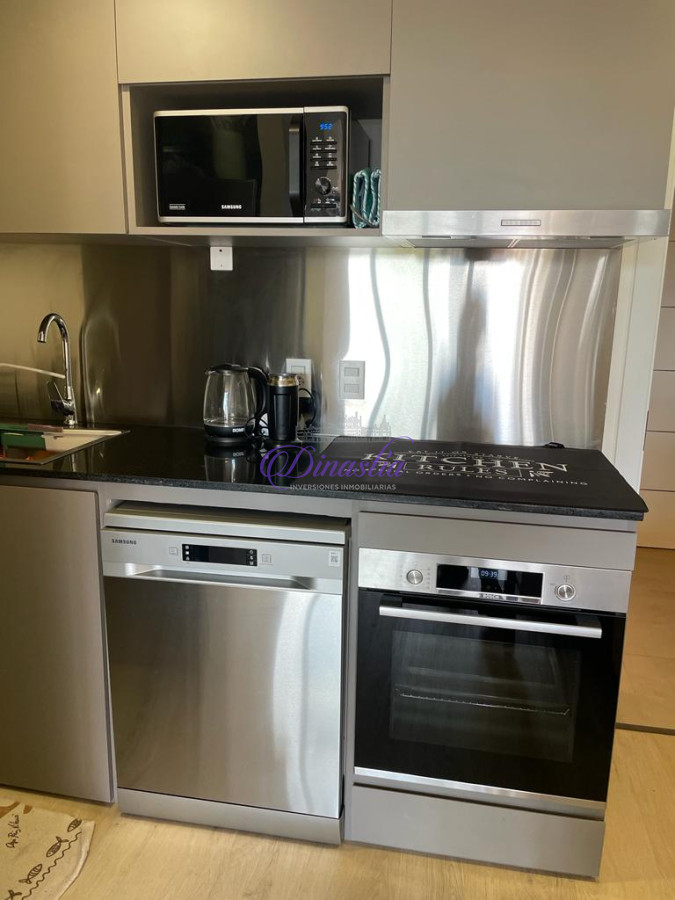 Apartamento ID.419 - Alquiler temporario Apartamento frente al mar de 1 dormitorio en Playa Mansa, Punta del Este