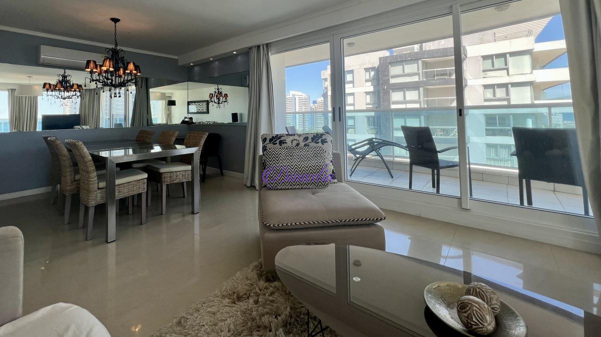 Apartamento ID.58 - Alquiler temporario Apartamento de 3 dormitorios y servicio en Playa Mansa, Punta del este.