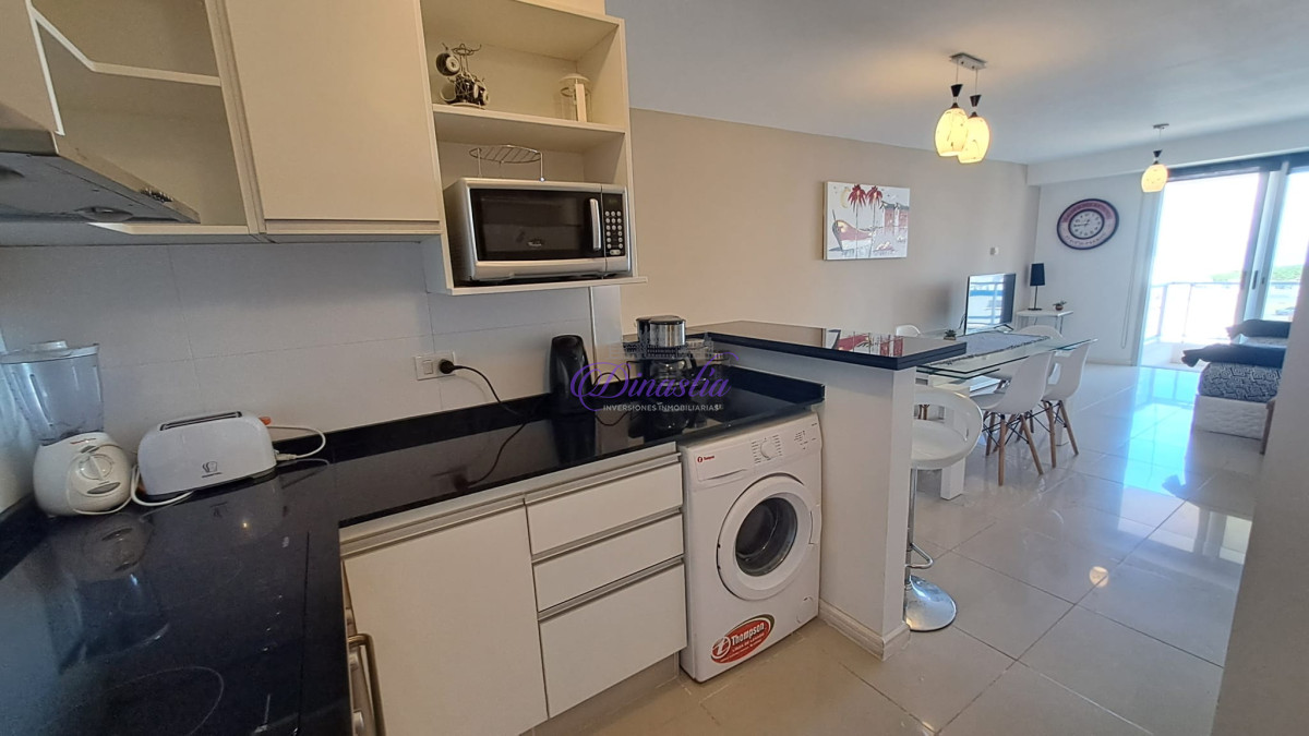 Apartamento ID.305 - Alquiler temporario Apartamento 2 dormitorios y medio en Parada 3, Punta del Este