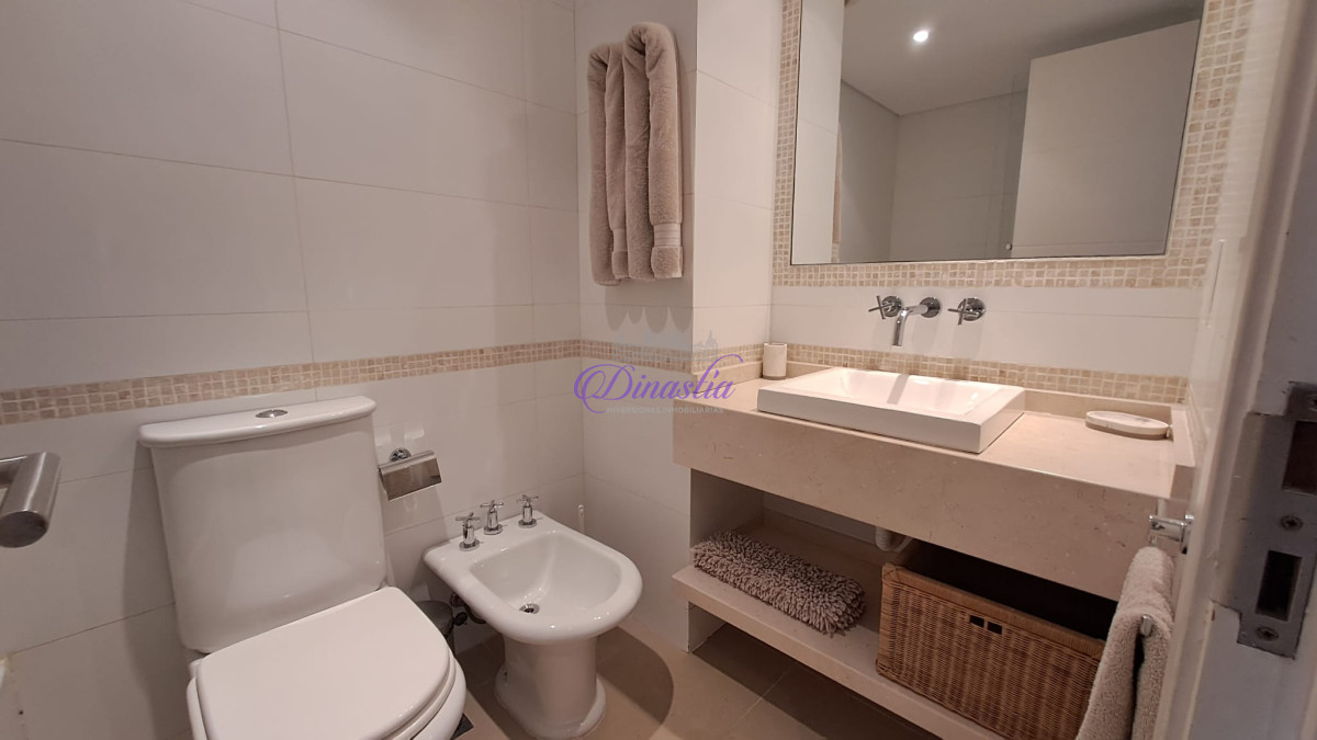 Apartamento ID.288 - Alquiler temporario Apartamento de 3 dormitorios frente al mar en Manantiales, Maldonado