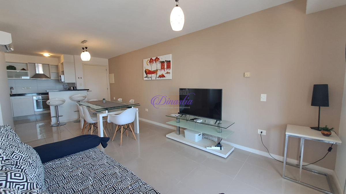 Apartamento ID.305 - Alquiler temporario Apartamento 2 dormitorios y medio en Parada 3, Punta del Este