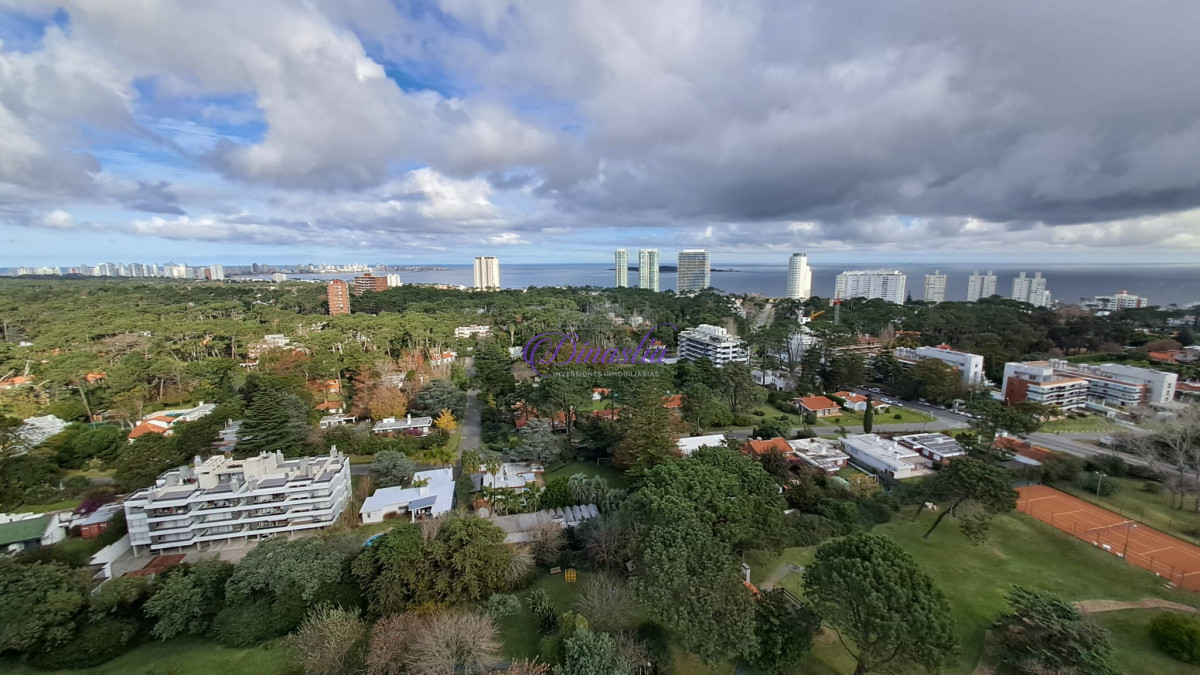 Apartamento ID.296 - Venta Apartamento de 2 dormitorios sobre Roosevelt, Punta del Este