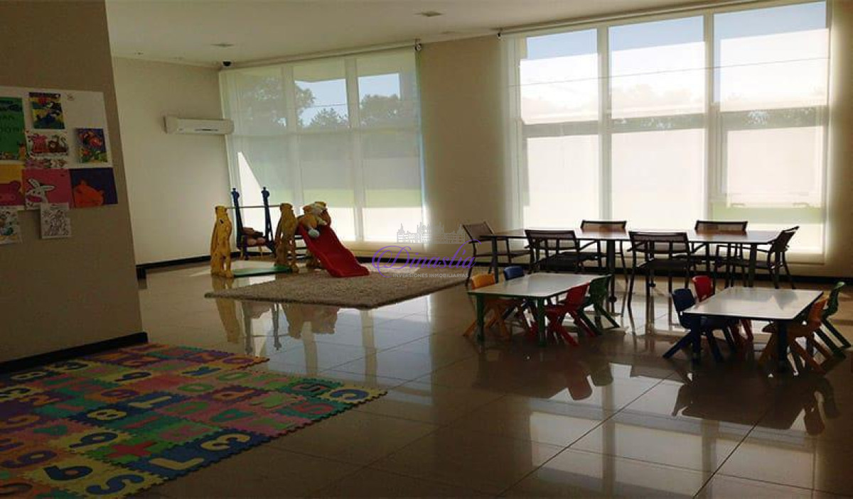 Apartamento ID.66 - Alquiler temporario Apartamento 3 dormitorios y dependencia en Playa Brava, Punta del Este.