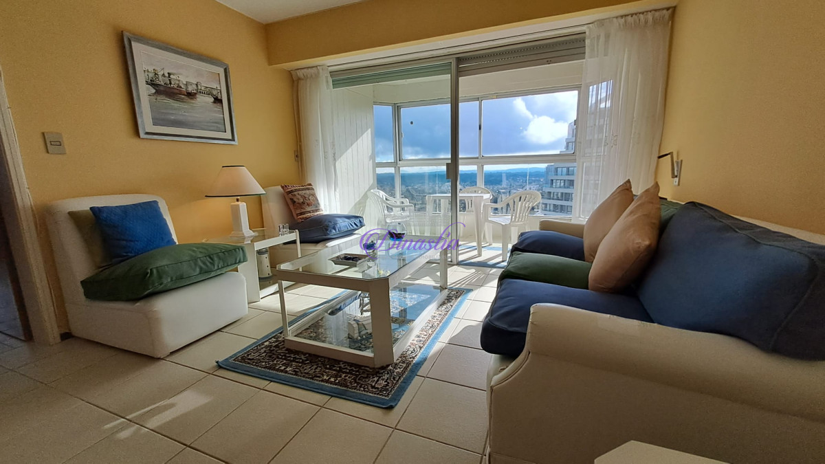 Apartamento ID.296 - Venta Apartamento de 2 dormitorios sobre Roosevelt, Punta del Este