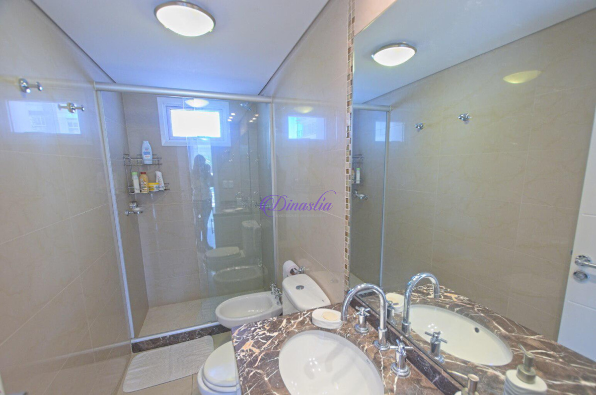 Apartamento ID.67 - Alquiler temporario Apartamento de 3 dormitorios en Playa Mansa, Punta del este.