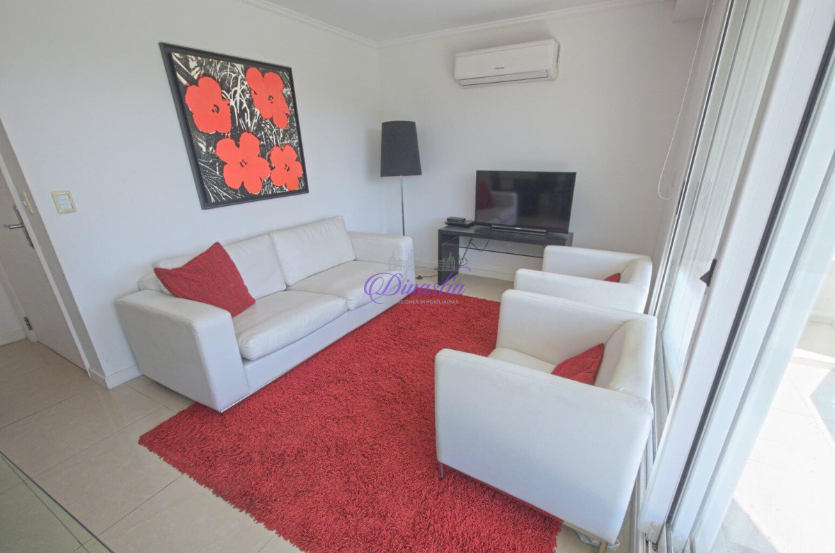 Apartamento ID.67 - Alquiler temporario Apartamento de 3 dormitorios en Playa Mansa, Punta del este.