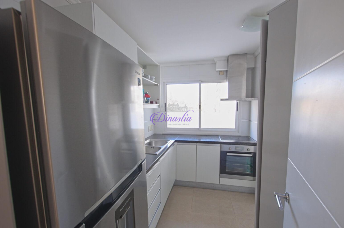 Apartamento ID.67 - Alquiler temporario Apartamento de 3 dormitorios en Playa Mansa, Punta del este.