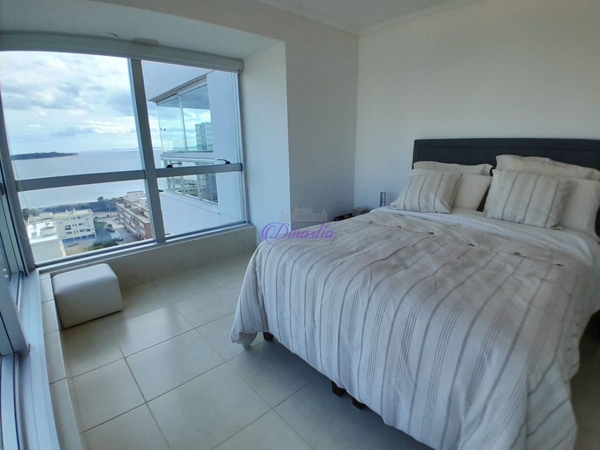 Apartamento ID.188 - Alquiler Temporario Apartamento de 2 dormitorios en Playa Mansa, Punta del Este.