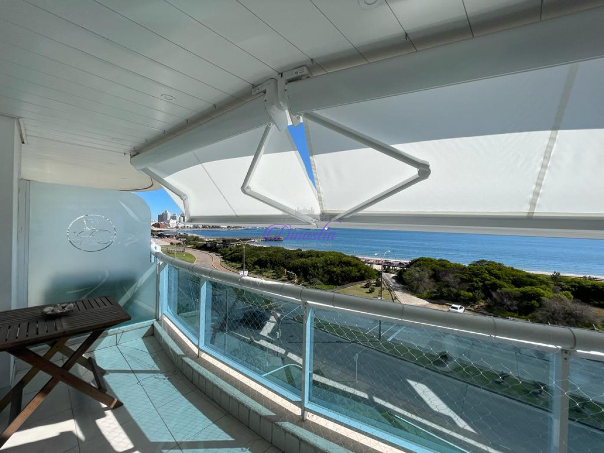 Apartamento ID.138 - Alquiler temporal Apartamento Premium de 3 dormitorios frente al mar Playa Mansa, Punta del Este