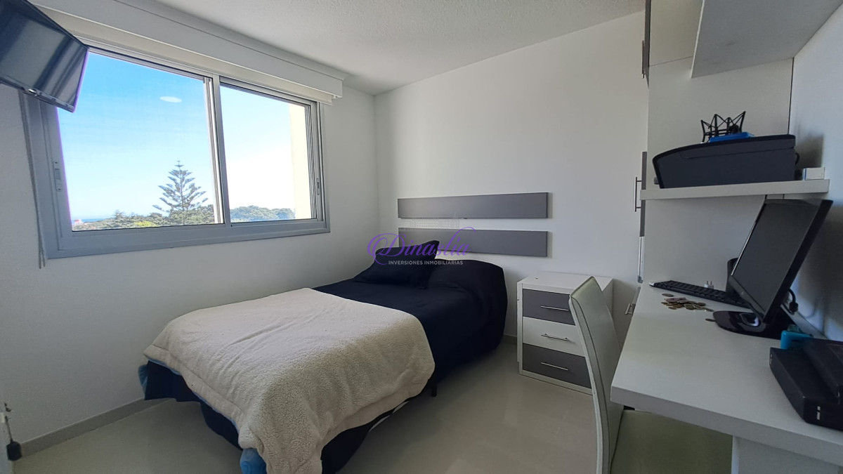 Apartamento ID.447 - Alquiler Anual y Venta Apartamento de 3 dormitorios en Roosevelt, Punta del Este