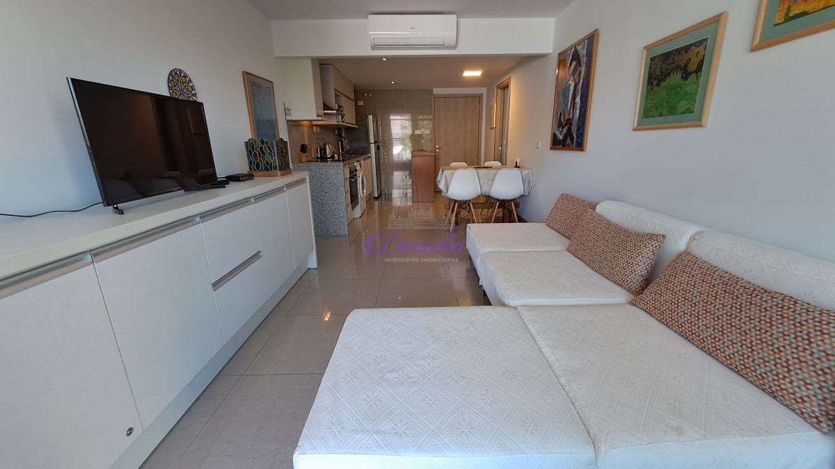 Apartamento ID.155 - Alquiler Invernal Apartamento 1 dormitorio y medio en Playa Brava, Punta del Este.