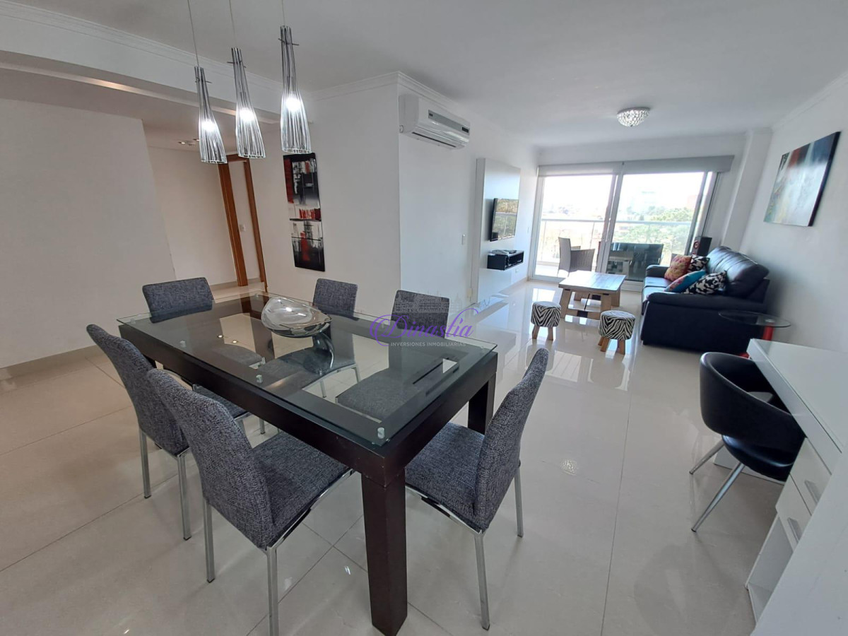 Apartamento ID.72 - Alquiler Temporario Apartamento de 2 dormitorios en Miami Bv. Playa Mansa, Punta del Este .