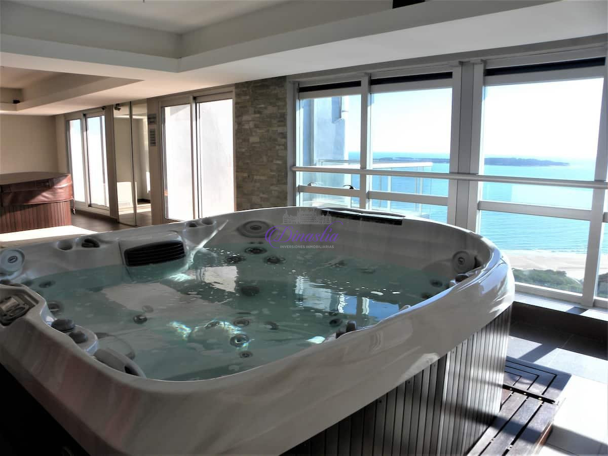 Apartamento ID.72 - Alquiler Temporario Apartamento de 2 dormitorios en Miami Bv. Playa Mansa, Punta del Este .