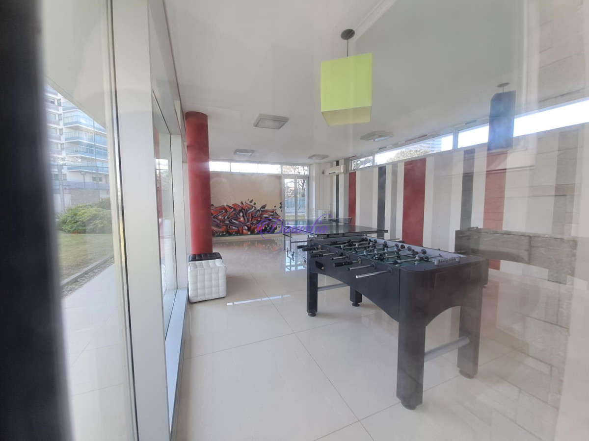 Apartamento ID.72 - Alquiler Temporario Apartamento de 2 dormitorios en Miami Bv. Playa Mansa, Punta del Este .