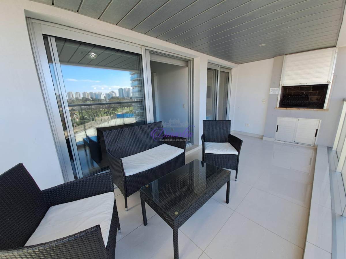 Apartamento ID.72 - Alquiler Temporario Apartamento de 2 dormitorios en Miami Bv. Playa Mansa, Punta del Este .