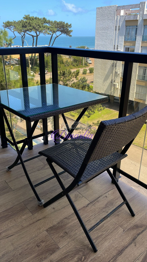 Apartamento ID.419 - Alquiler temporario Apartamento frente al mar de 1 dormitorio en Playa Mansa, Punta del Este