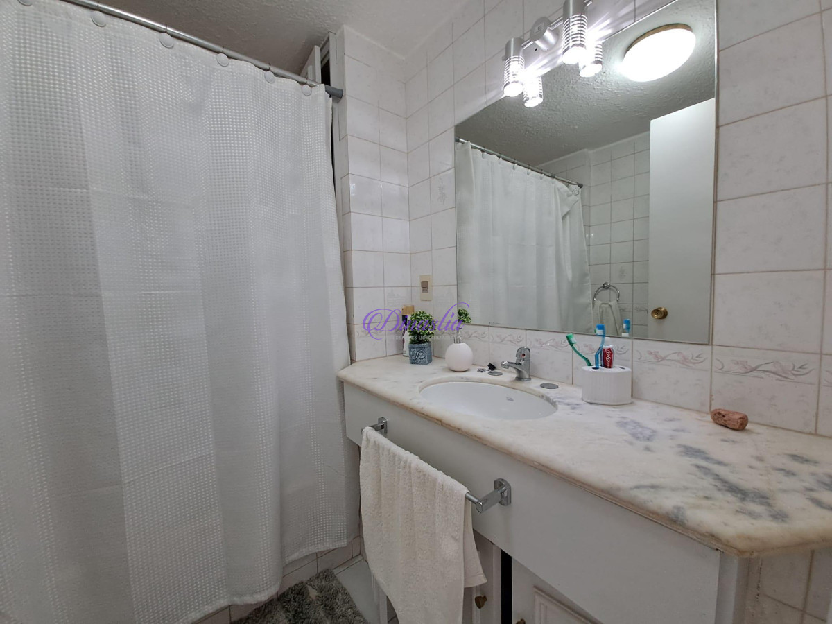 Apartamento ID.74 - Alquiler apartamento de 1 dormitorio , Península , Punta del Este.