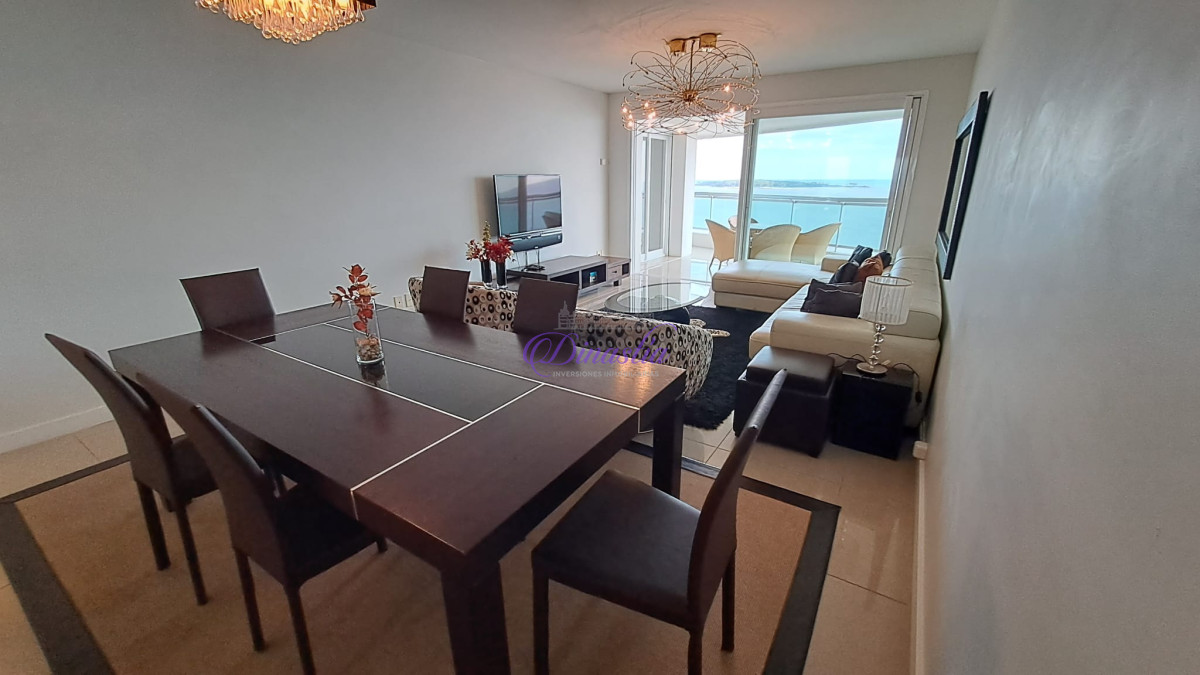 Apartamento ID.196 - Alquiler Apartamento 3 dormitorios en Playa Mansa, Punta del Este.