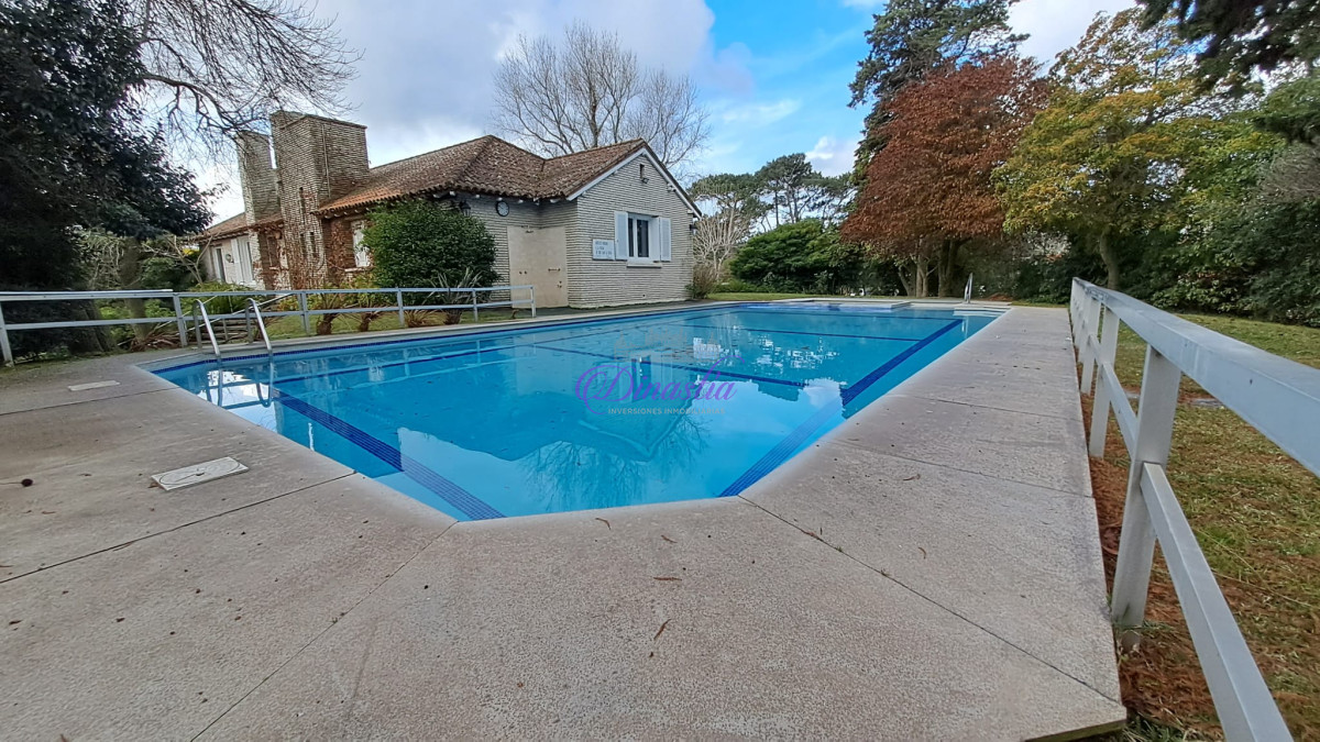 Apartamento ID.296 - Venta Apartamento de 2 dormitorios sobre Roosevelt, Punta del Este