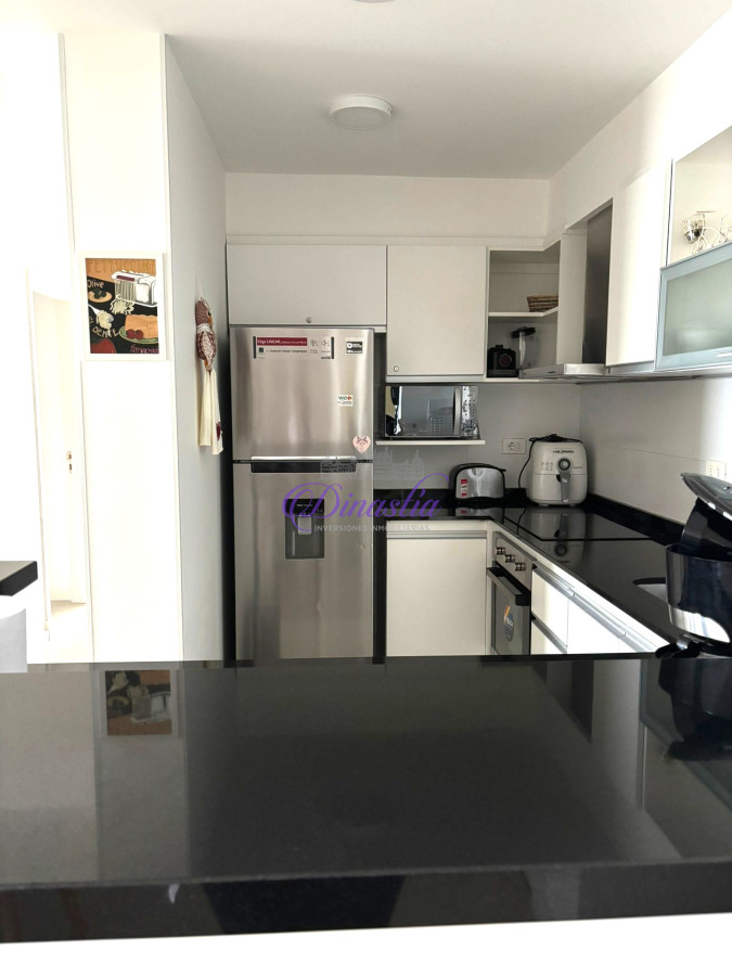 Apartamento ID.448 - Venta Apartamento de 2 dormitorios y medio en Parada 3, Punta del Este