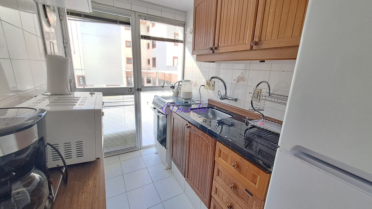 Apartamento ID.14 - Alquiler Anual Apartamento de 1 dormitorio en Península, Punta del Este.