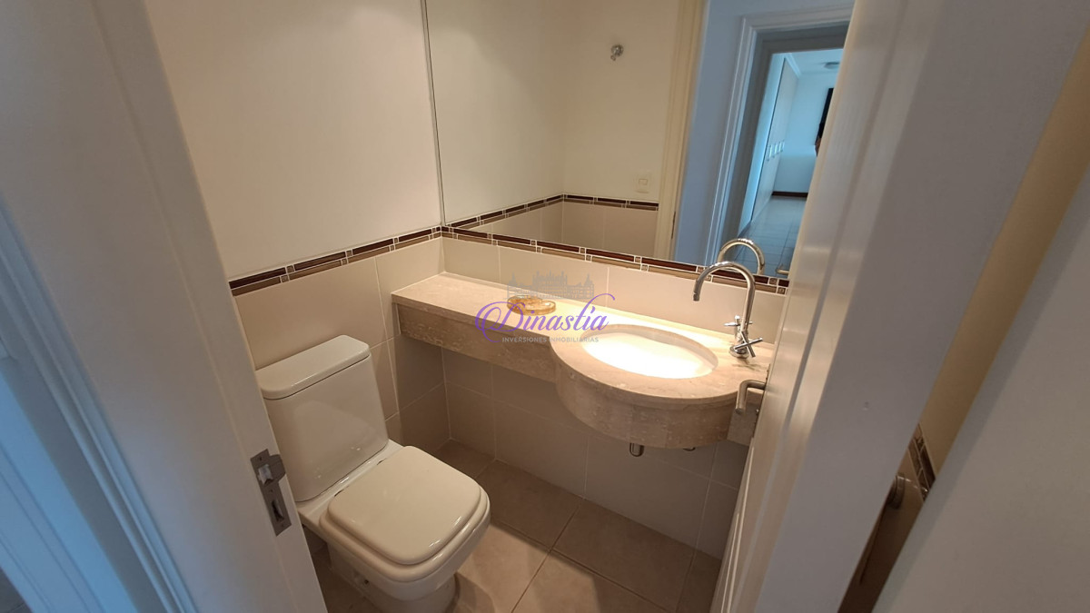 Apartamento ID.385 - Venta Apartamento de 4 dormitorios en Primera linea Playa Brava, Punta del este.